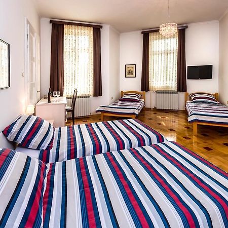 Vila Regina Rooms Карловац Екстериор снимка