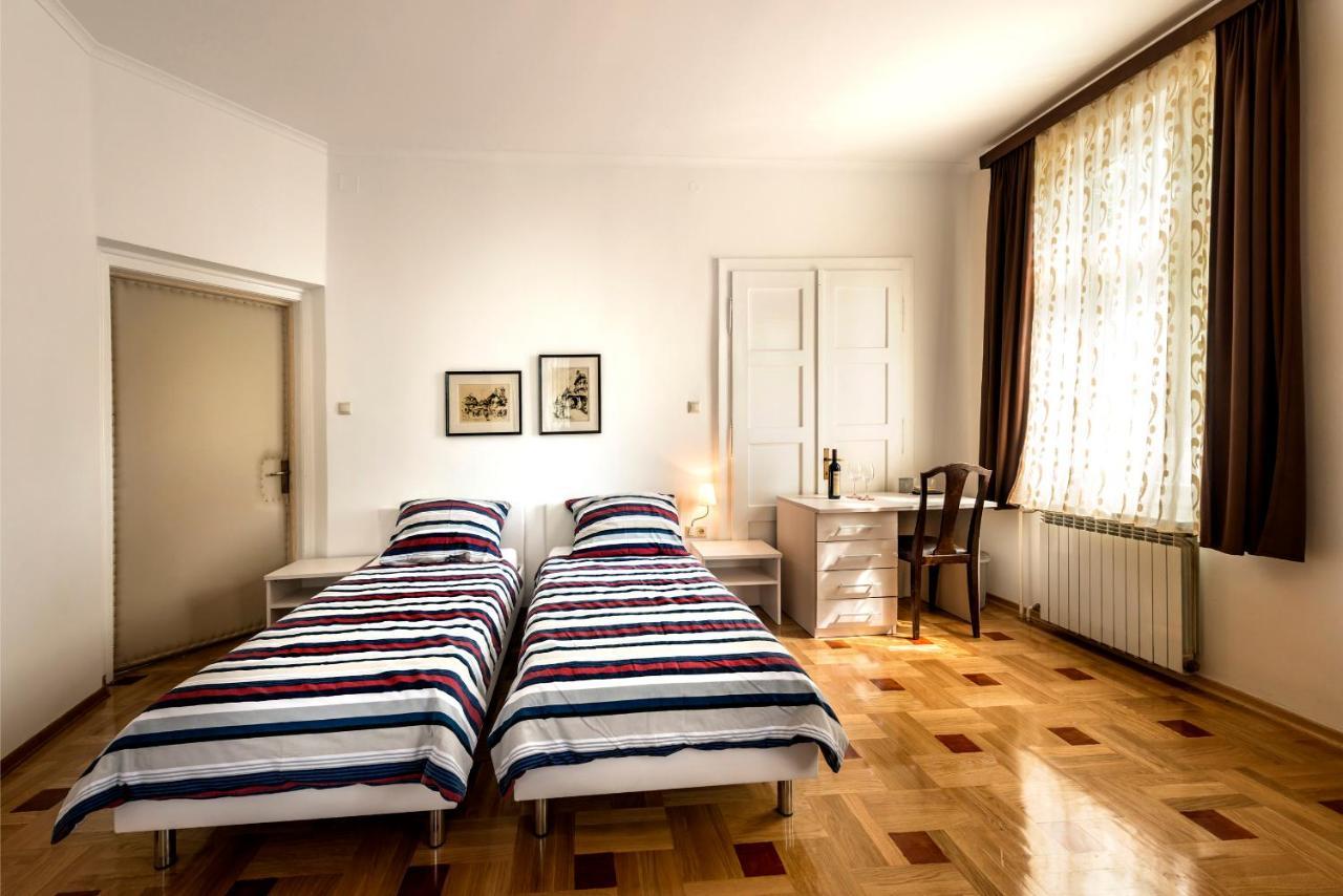 Vila Regina Rooms Карловац Екстериор снимка