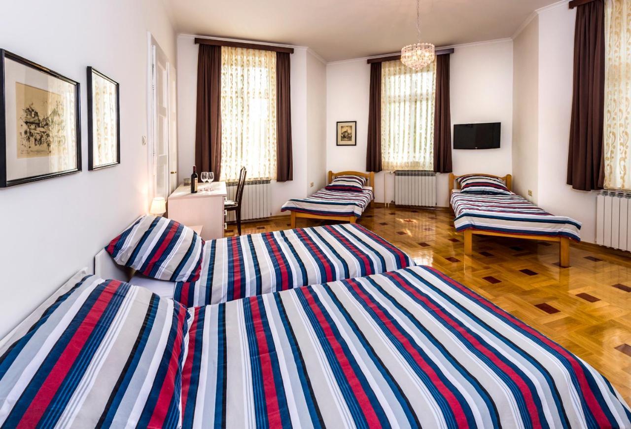 Vila Regina Rooms Карловац Екстериор снимка