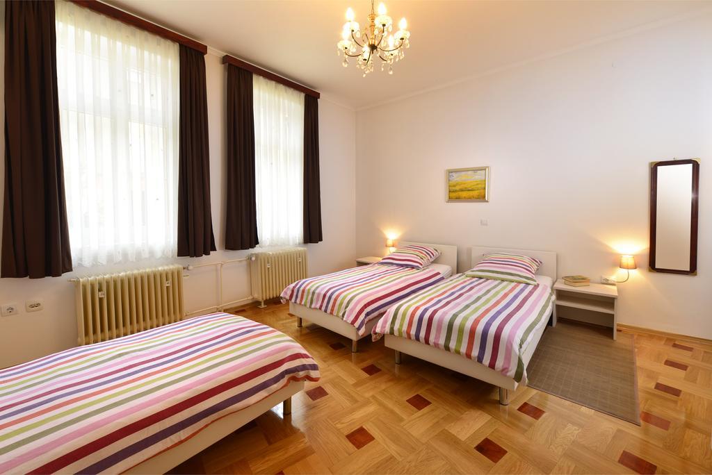 Vila Regina Rooms Карловац Екстериор снимка