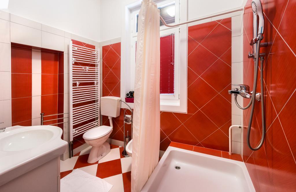Vila Regina Rooms Карловац Екстериор снимка