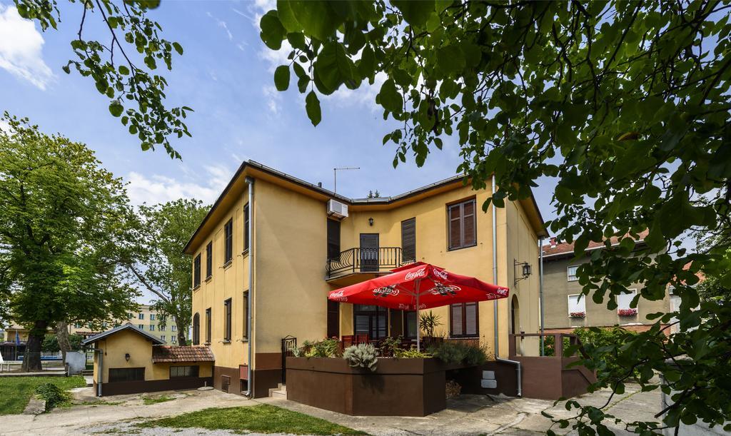 Vila Regina Rooms Карловац Екстериор снимка