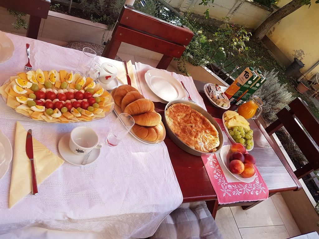 Vila Regina Rooms Карловац Екстериор снимка